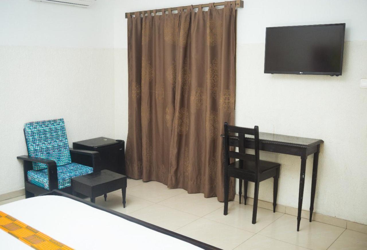 Hotel Seaside โลเม ภายนอก รูปภาพ