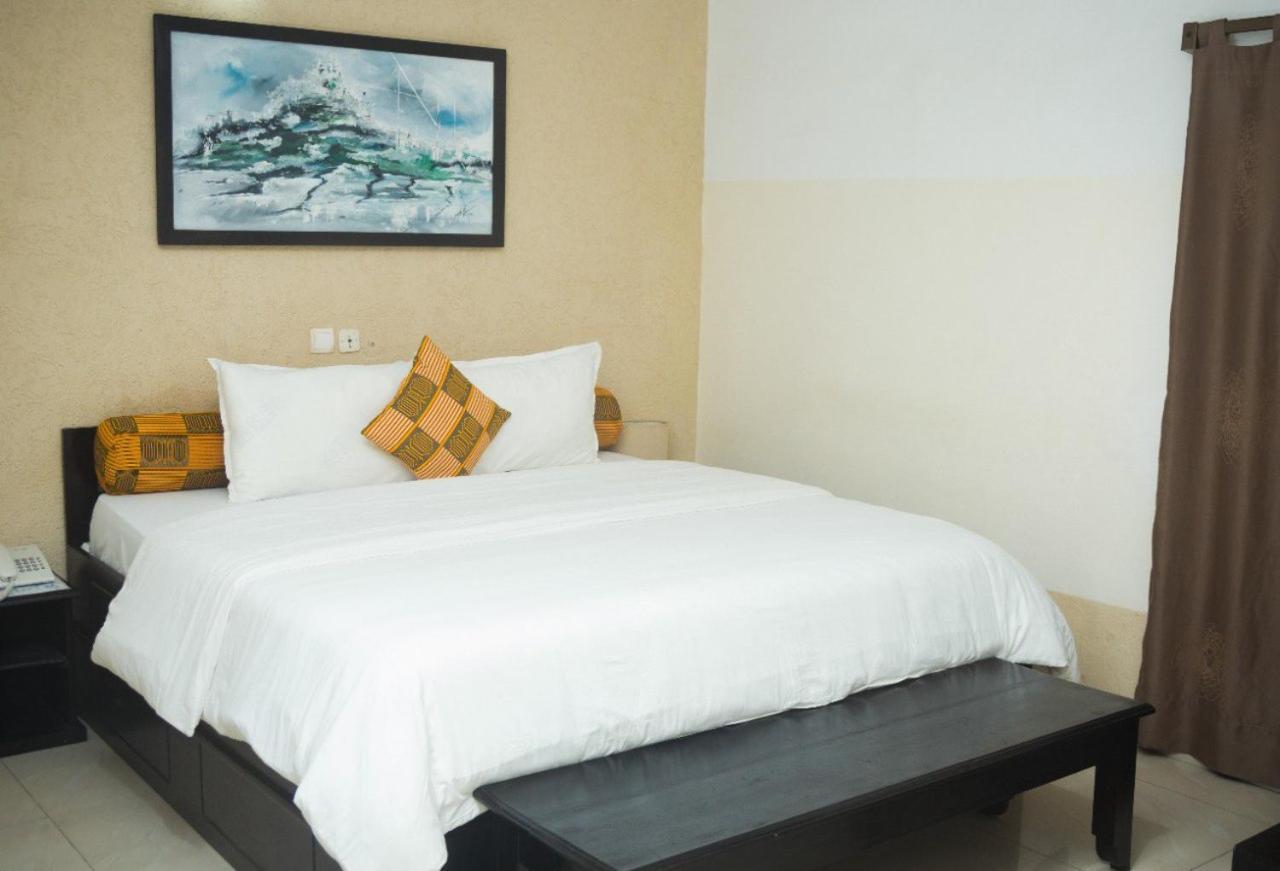 Hotel Seaside โลเม ภายนอก รูปภาพ